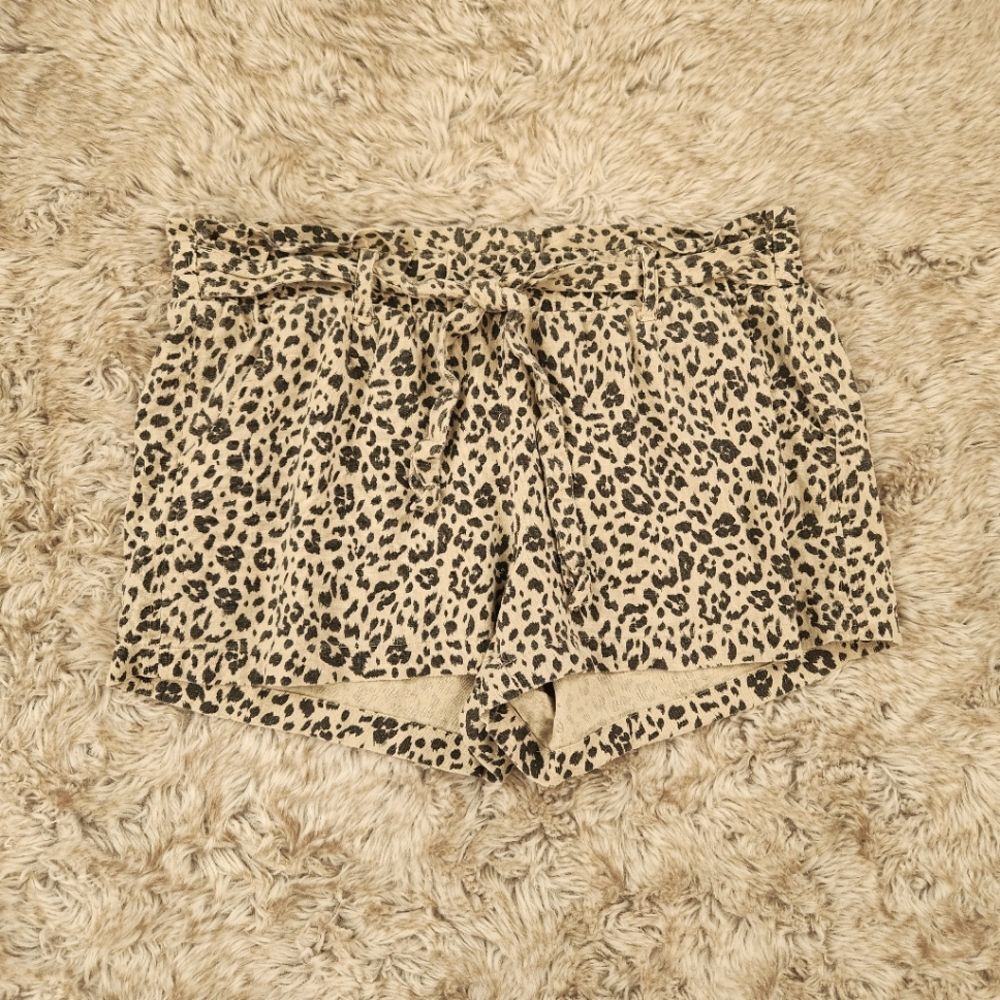 JOLT Paperbag Waist Leopard Print Linen Shorts Beige Women's Size Medium